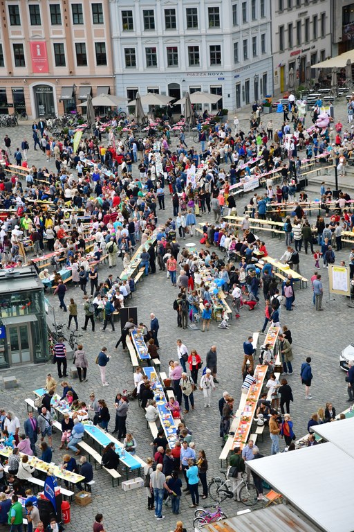 Gastmahl auf dem Neumarkt